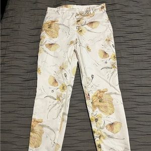 Woman’s cropped dress pants